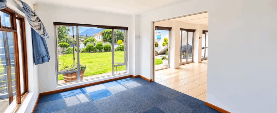 7 Bedroom Property for Sale in Kleinbaai Western Cape